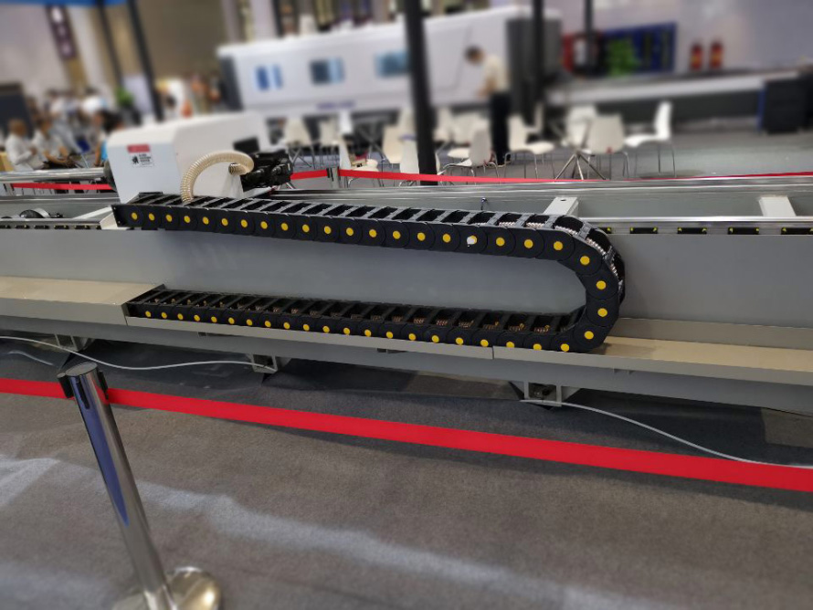 自動(dòng)化設(shè)備上的拖鏈應(yīng)用 自動(dòng)化設(shè)備上的拖鏈應(yīng)用